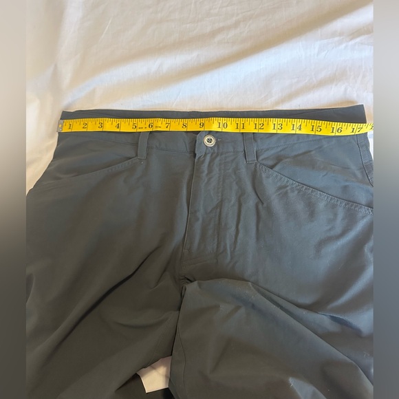 Patagonia Men's Dark Gray Cargo Pants - Picture 5 of 7